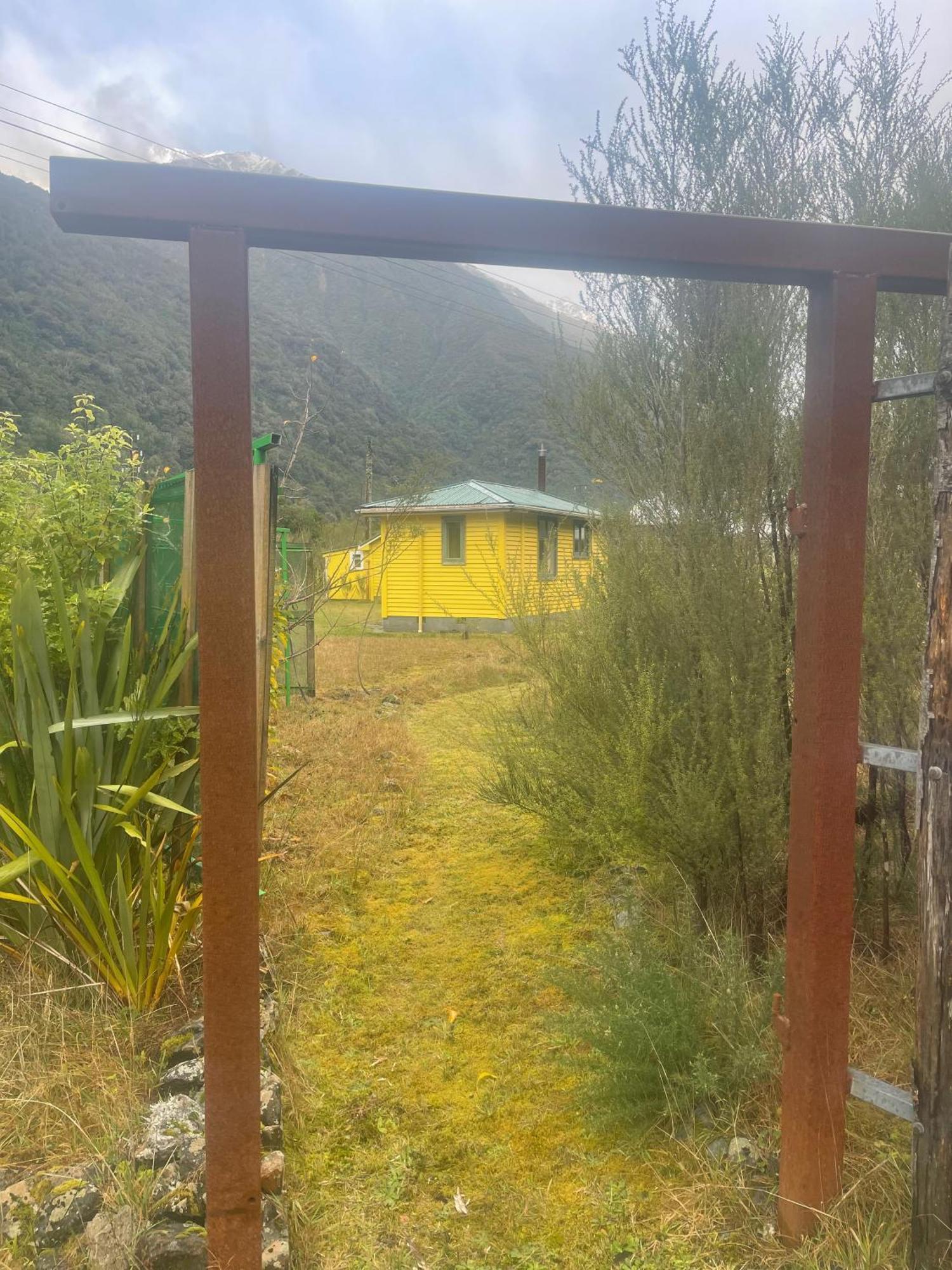 Ferienwohnung Basic, Super 'Cosy' Cabin In The Middle Of National Park And Mountains Otira Exterior foto