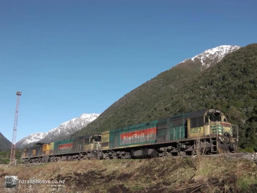 Basic, Super 'Cosy' Cabin In The Middle Of National Park And Mountains Otira Exterior foto